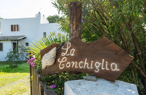 Campulongu Villa | Stunning private villa for 12 guests with WIFI, A/C, TV, terrace and pets allowed