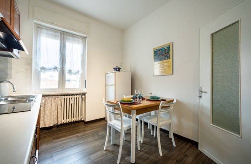 Est Apartment | Surrealist reverie in Verona | self check-in
