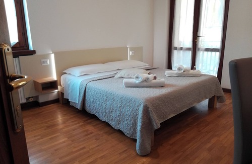 Palazzolo House | The Birches - guesthouse - over 6 guests