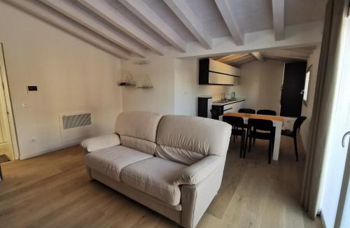 Bussolengo Apartment | The Orange Flat