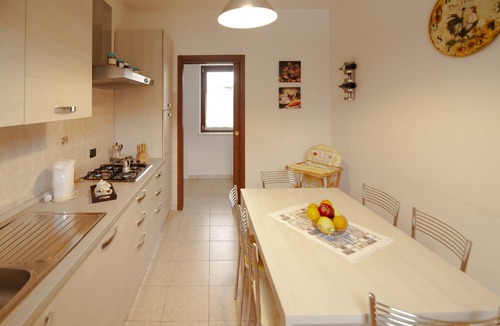 Soave House | The Window on the Castle