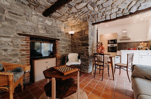 Maredret Apartment | Tiny stone