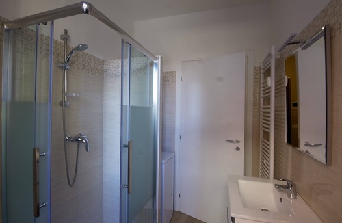 Sud-Ovest Apartment | Verona Fairhome - The Red