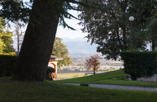 Sona Villa | Villa Dei Cipressi, near Lake Garda, Verona and Gardaland