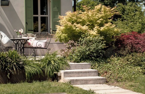 Sona House | Villa with pool between Verona and Lake Garda in an old country court