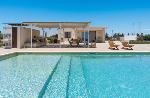 Pachino Villa | Wonderful private villa for 4 people with A/C, WIFI, private pool, TV, terrace and panoramic view