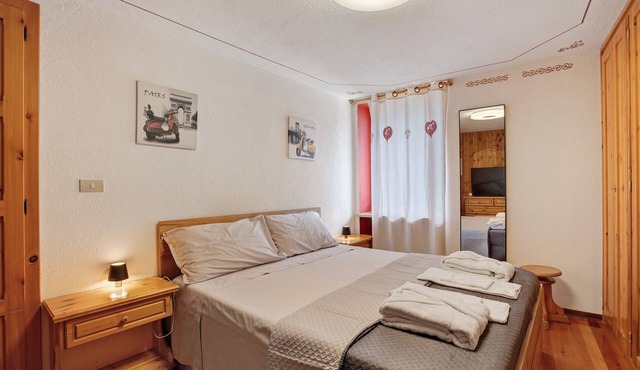 Apartment 'Ma Petite Maison' with Mountain View and Balcony