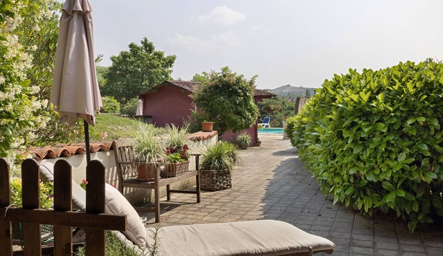 Apartment 'Pietra' with Mountain View, Shared Pool and Private Terrace