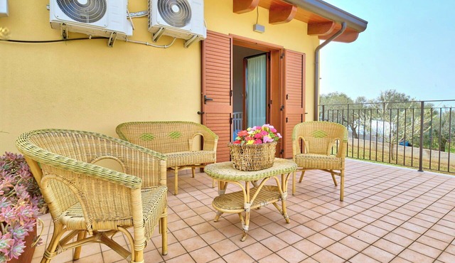 Beautiful apartment in villa for 3 people with WIFI, A/C, TV and terrace