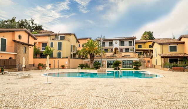 Beautiful apartment for 4 guests with WIFI, pool, A/C, TV and pets allowed