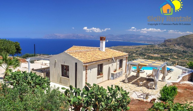 Beautiful villa with breathtaking sea view in Scopello