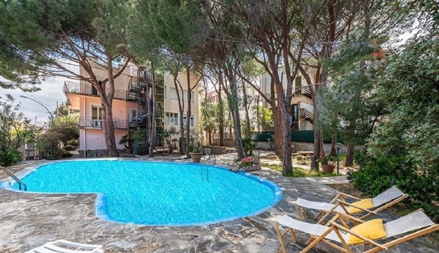 Casa Pigna - Three Bedroom Apartment, Sleeps 13
