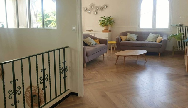 Charming house with swimming pool 20 minutes from the sea