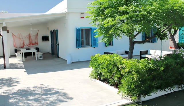 Homerez - Charming house with garden in Monopoli with direct access to the beach