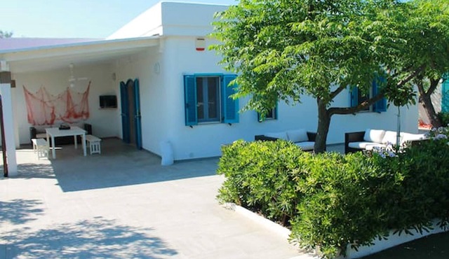 Homerez - 30 m away from the beach! House for 7 ppl. with garden at Monopoli