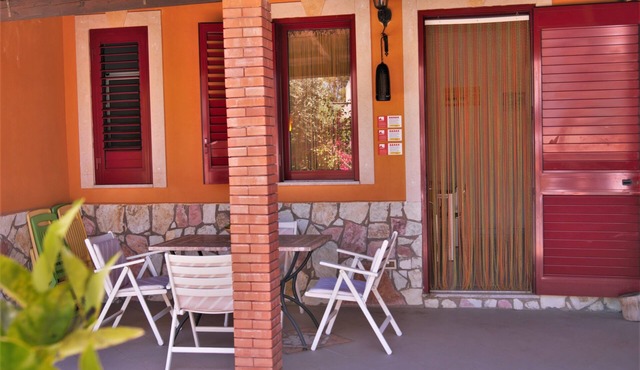 Sunbay House 300 mt from Beach, Veranda Sea View
