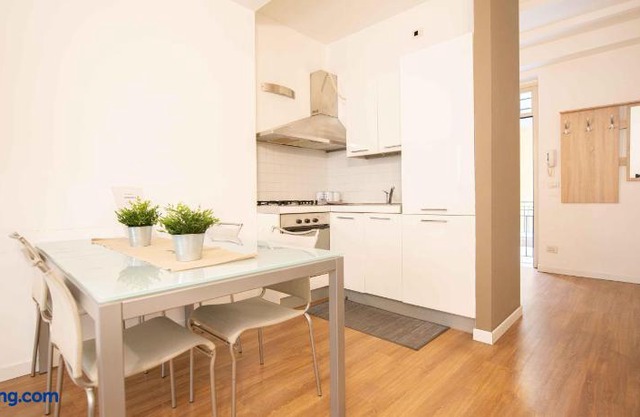 Leoncino Apartment
