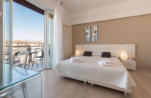 Rosella Apartment ,central -modern, with view !