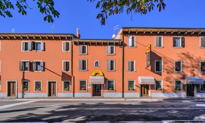 Dossobuono Hotel | Hotel Gattopardo