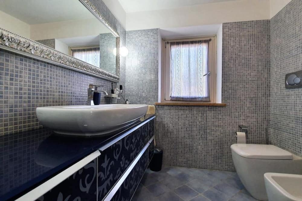 Photo of Bathroom in Soave