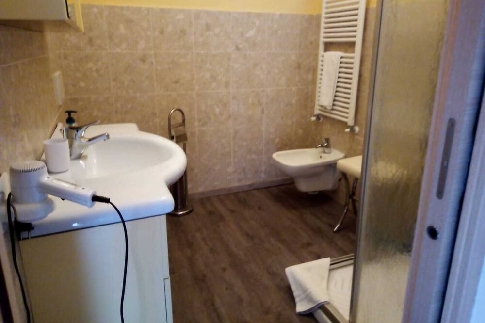 Photo of Bathroom in Sud