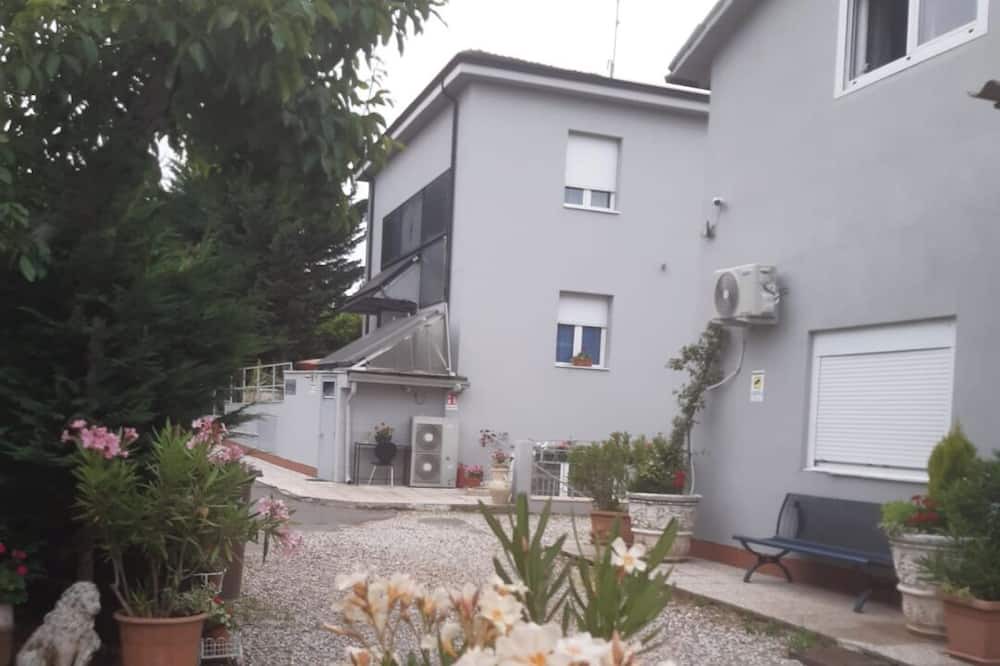Photo of Outdoor in Sud