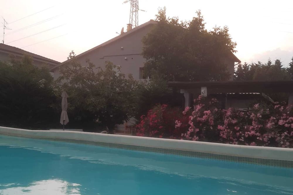 Photo of Outdoor in Sud