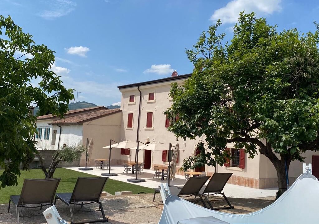 Photo of Outdoor in Lione
