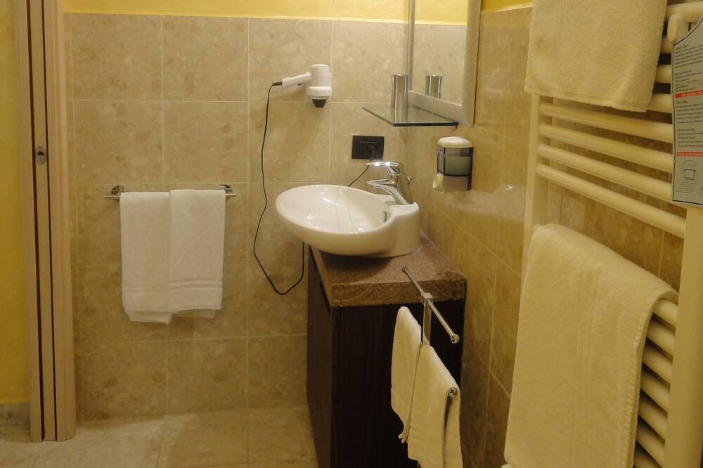 Photo of Bathroom in Sud