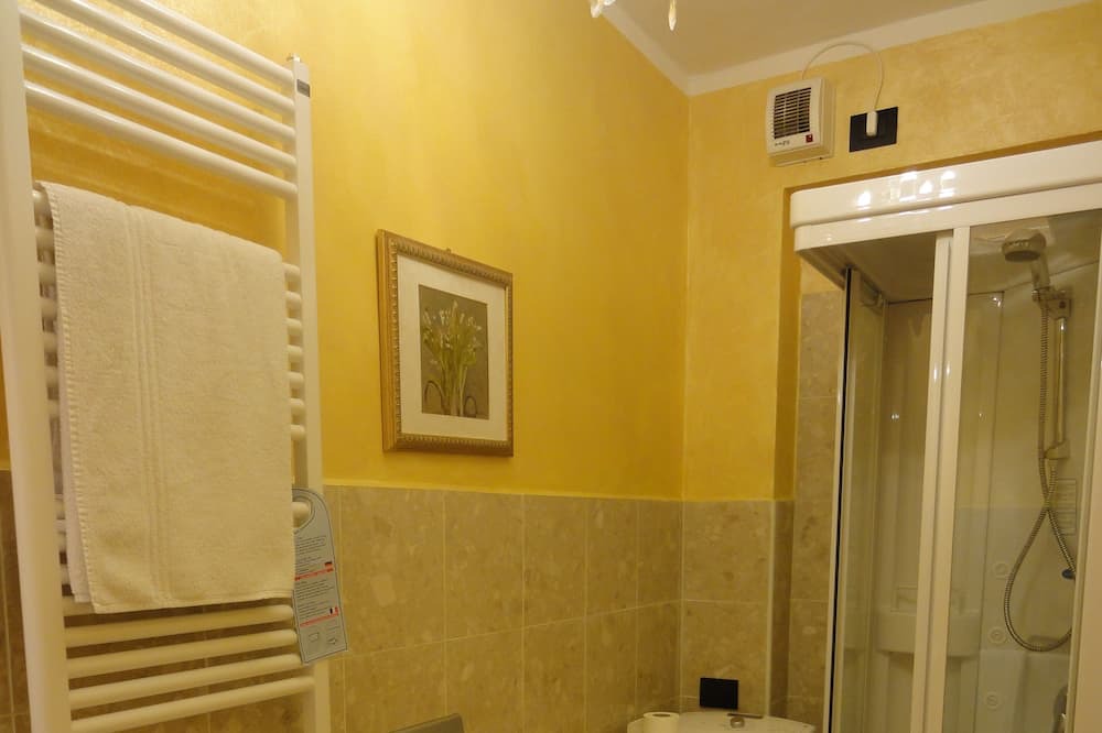 Photo of Bathroom in Sud