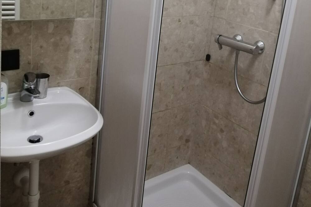Photo of Bathroom in Sud