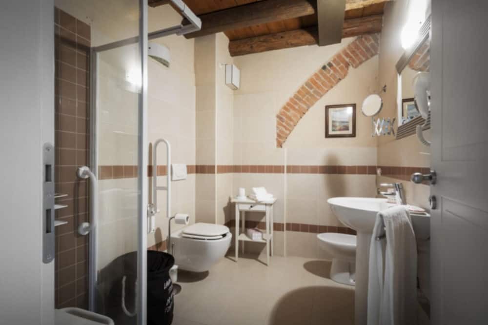 Photo of Bathroom in Soave