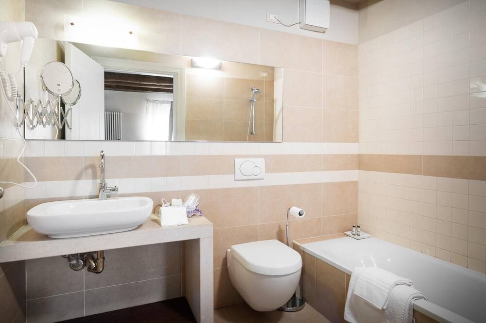Photo of Bathroom in Soave