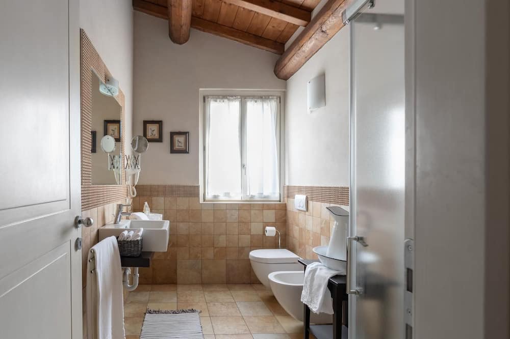 Photo of Bathroom in Soave