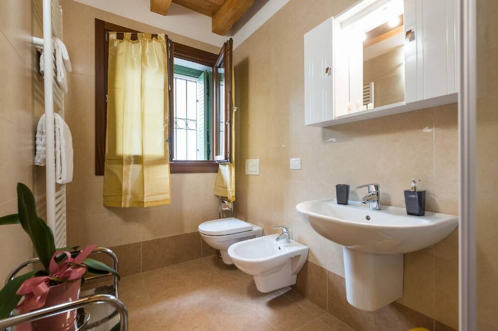 Photo of Bathroom in San Zeno