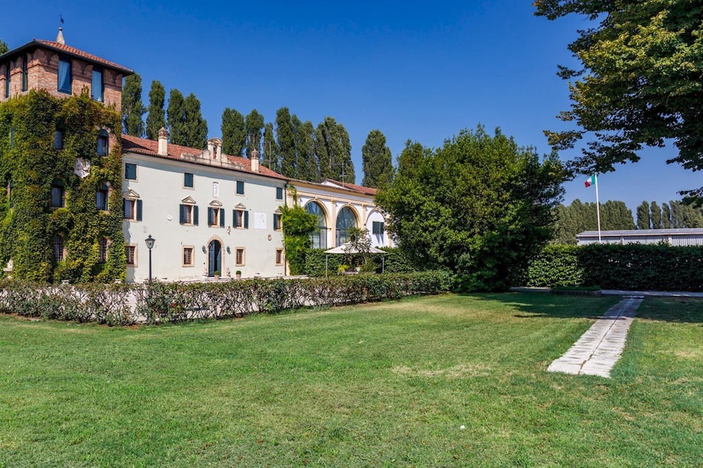 Photo of Outdoor in Concamarise