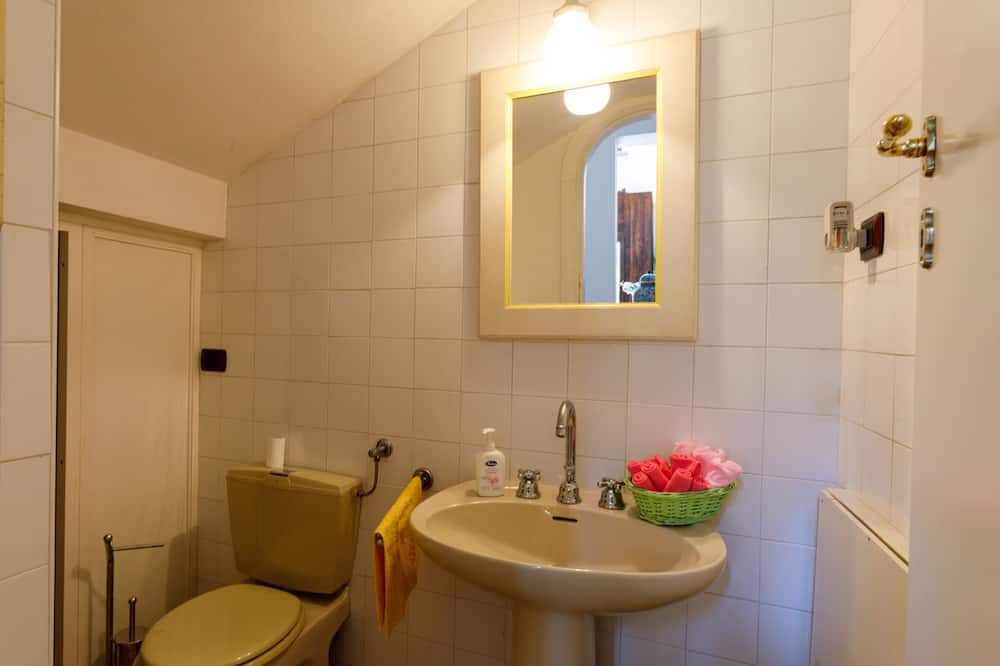 Photo of Bathroom in Concamarise