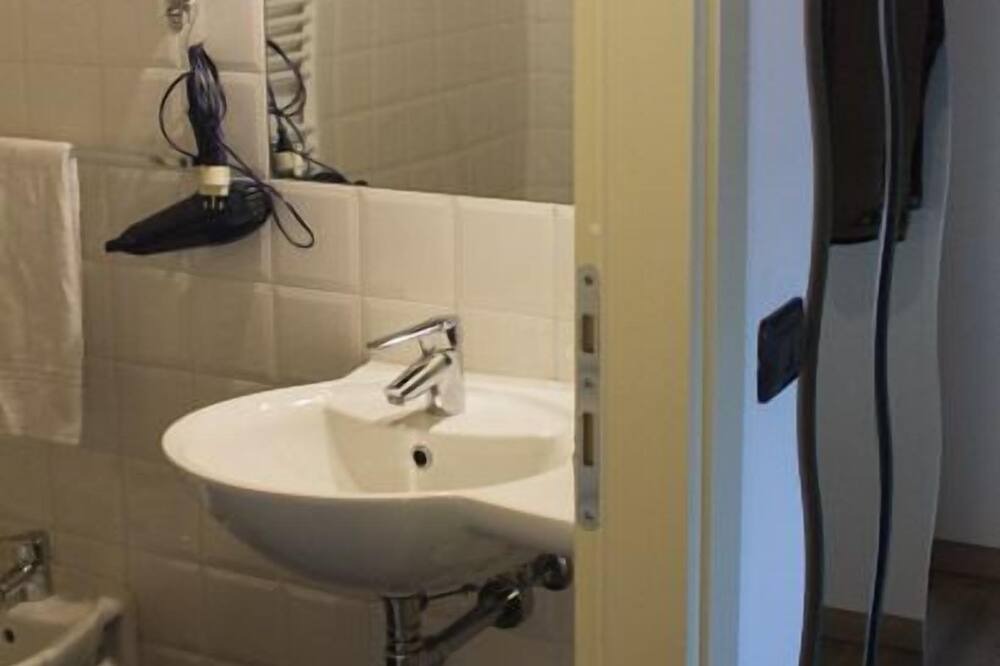 Photo of Bathroom in Sommacampagna