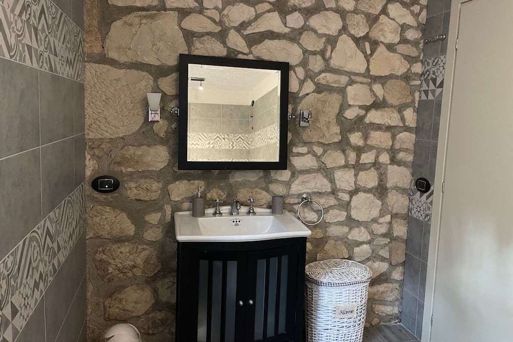 Photo of Bathroom in Soave