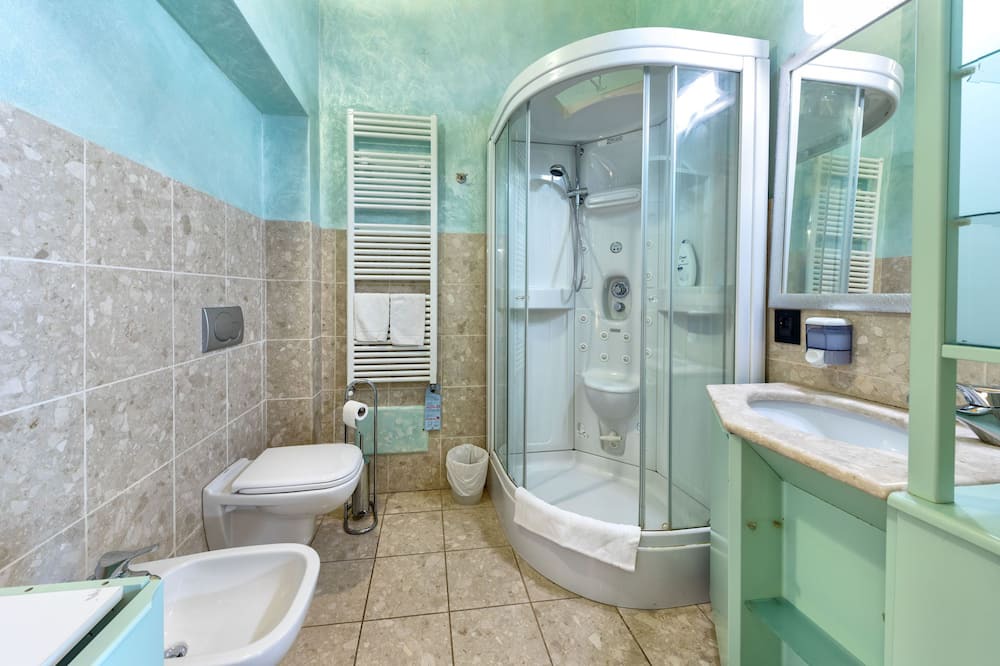 Photo of Bathroom in Sud