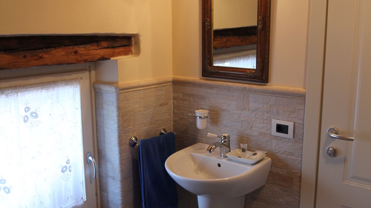 Photo of Bathroom in Ovest