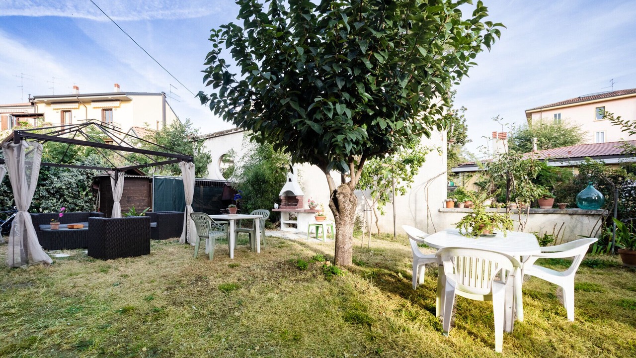 Photo of Outdoor in Est