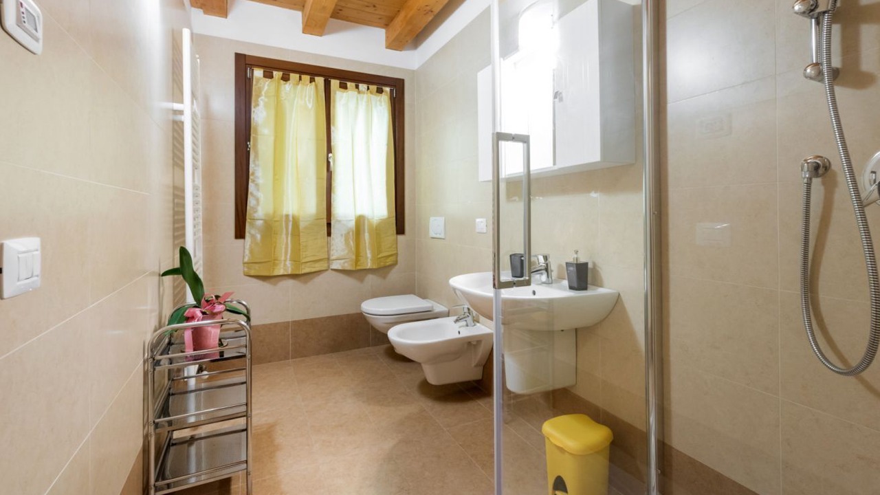 Photo of Bathroom in San Zeno