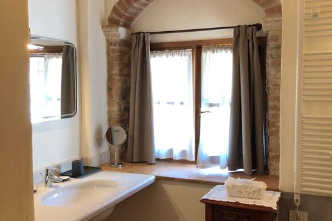 Photo of Bathroom in Ovest