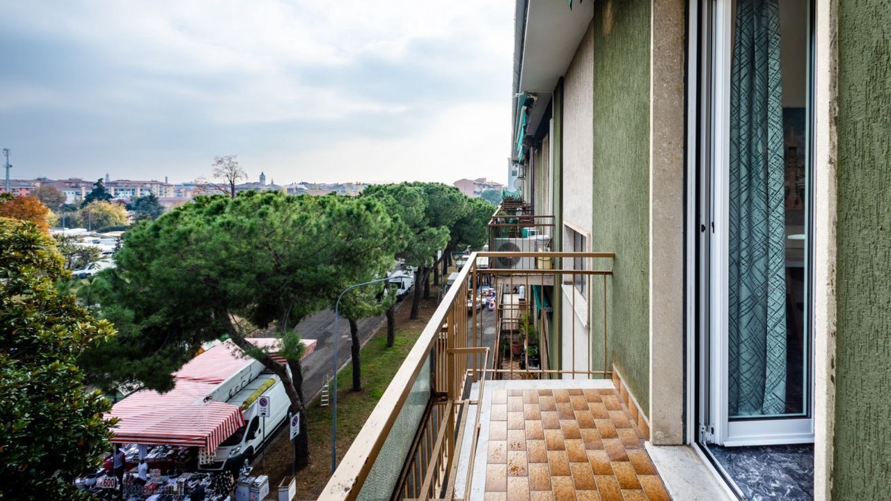 Photo of Outdoor in Est