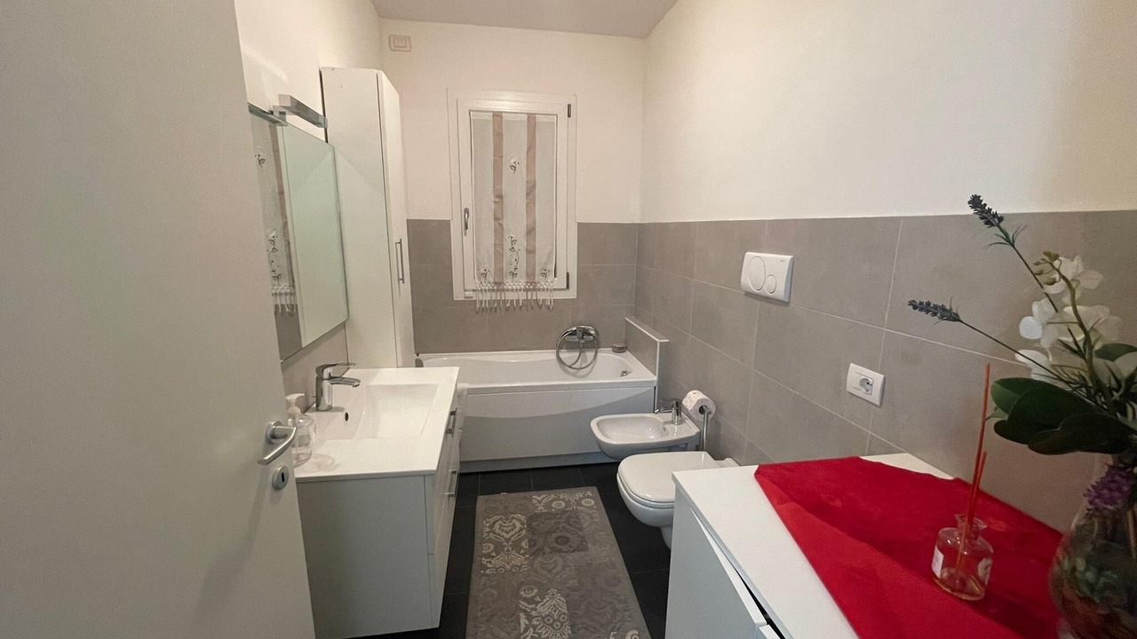 Photo of Bathroom in Ovest