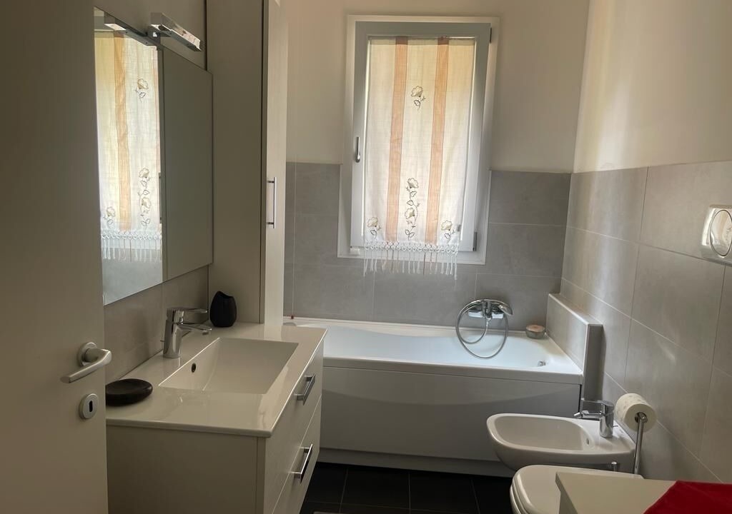 Photo of Bathroom in Ovest