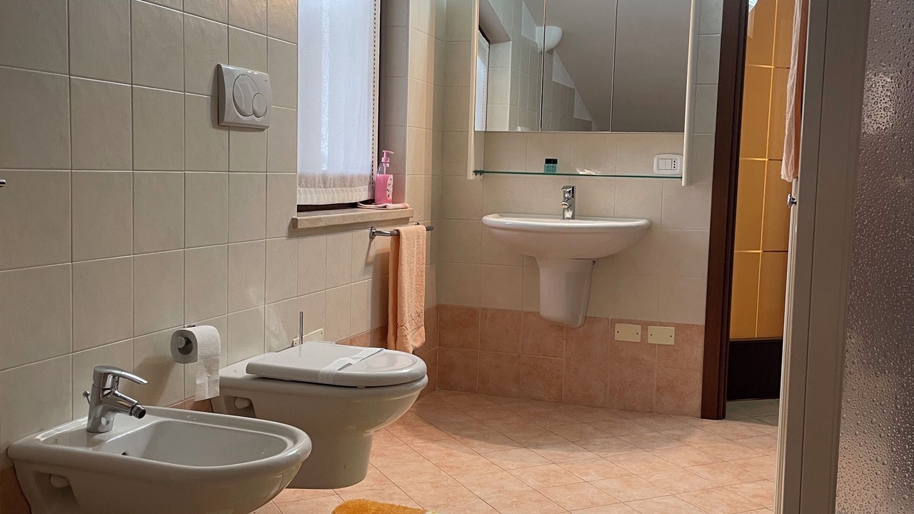 Photo of Bathroom in Ovest