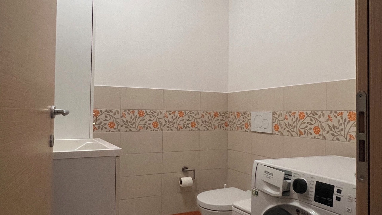Photo of Bathroom in Ovest