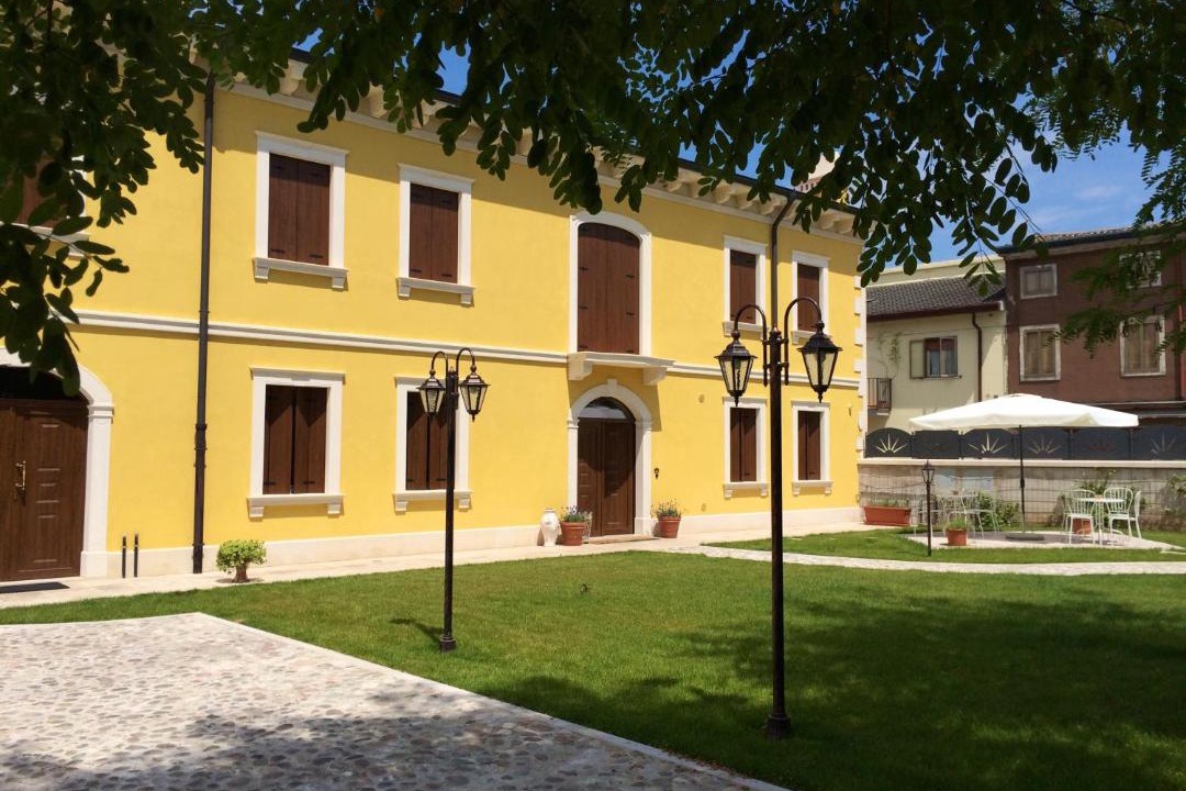Photo of Others in Arcole
